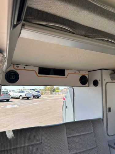 Volkswagen-Bus-1987-Brown-9