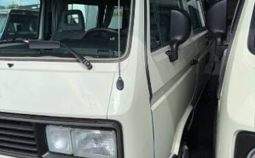 Volkswagen-Bus-1988-White-2