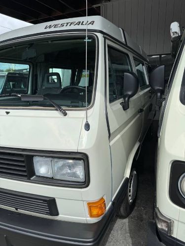 Volkswagen-Bus-1988-White-2