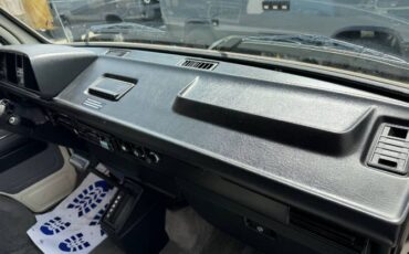 Volkswagen-Bus-1988-White-6