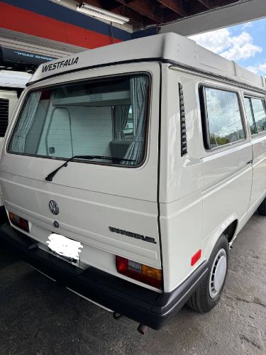 Volkswagen-Bus-1988-White