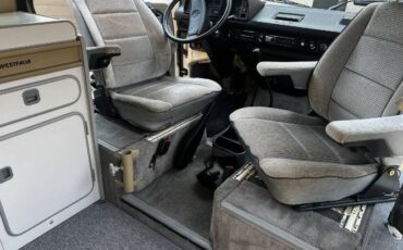 Volkswagen-Bus-1989-17