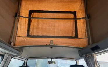 Volkswagen-Bus-1989-19