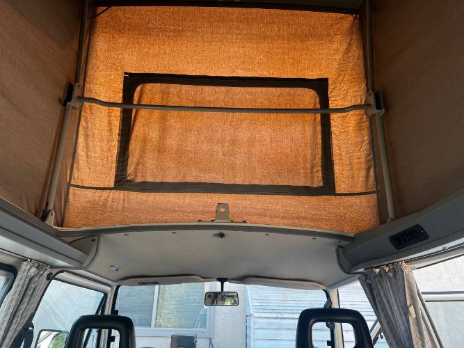 Volkswagen-Bus-1989-19