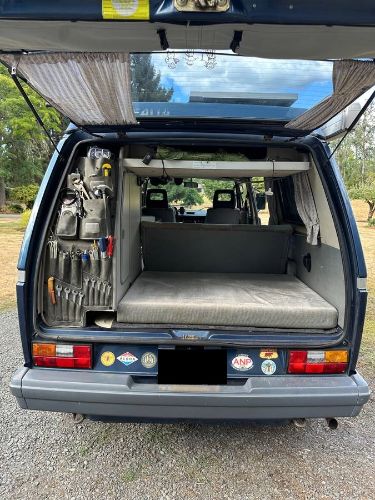 Volkswagen-Bus-1990-Blue-1