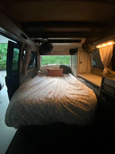 Volkswagen-Bus-1990-Blue-2