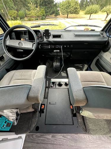 Volkswagen-Bus-1990-Blue-3