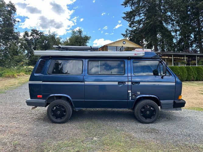 Volkswagen-Bus-1990-Blue-9