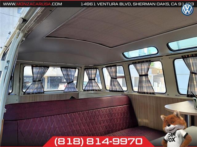 Volkswagen-Bus-23-Window-1974-VanMinivan-32