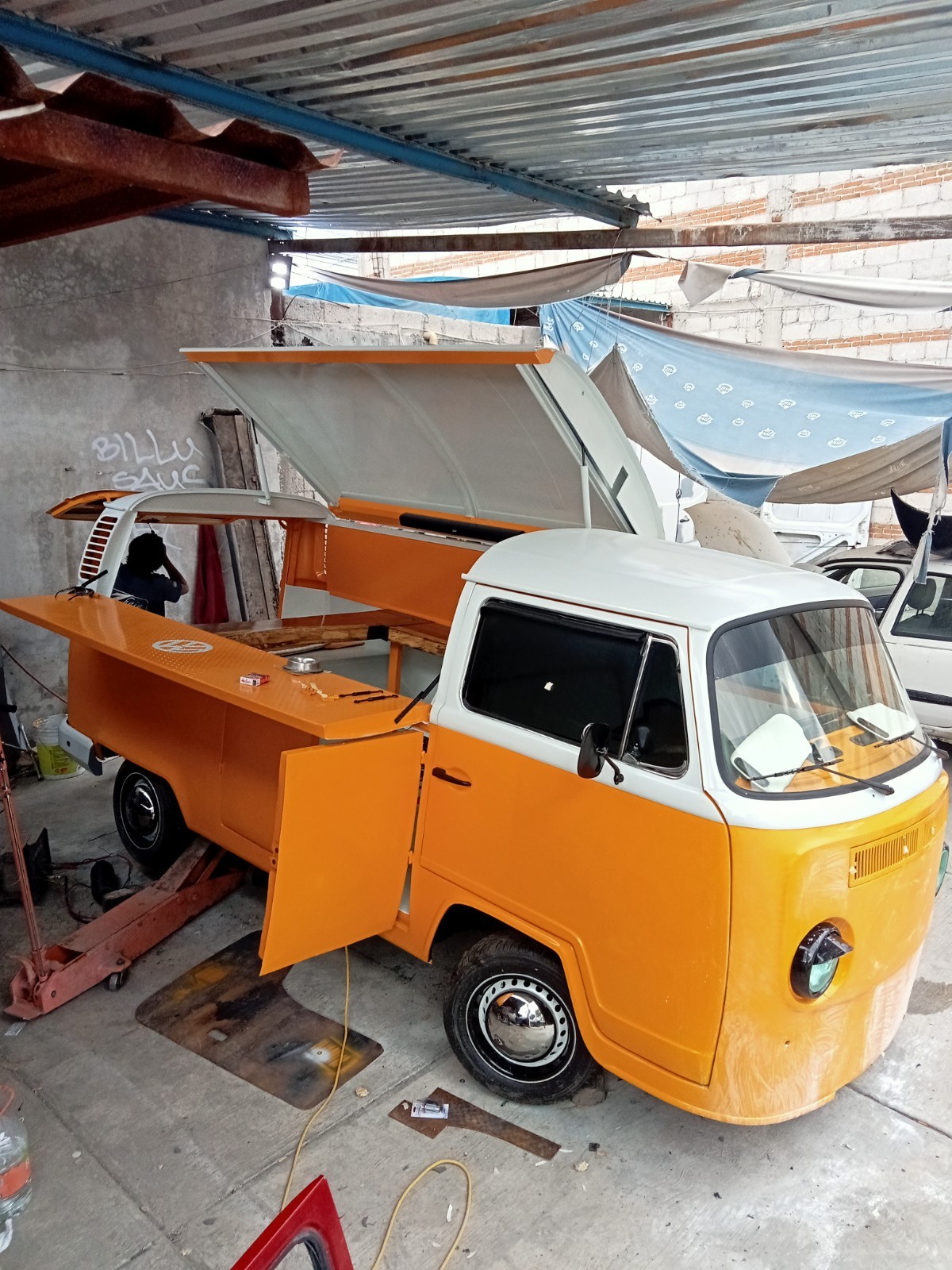 Volkswagen-BusVanagon-1900-19