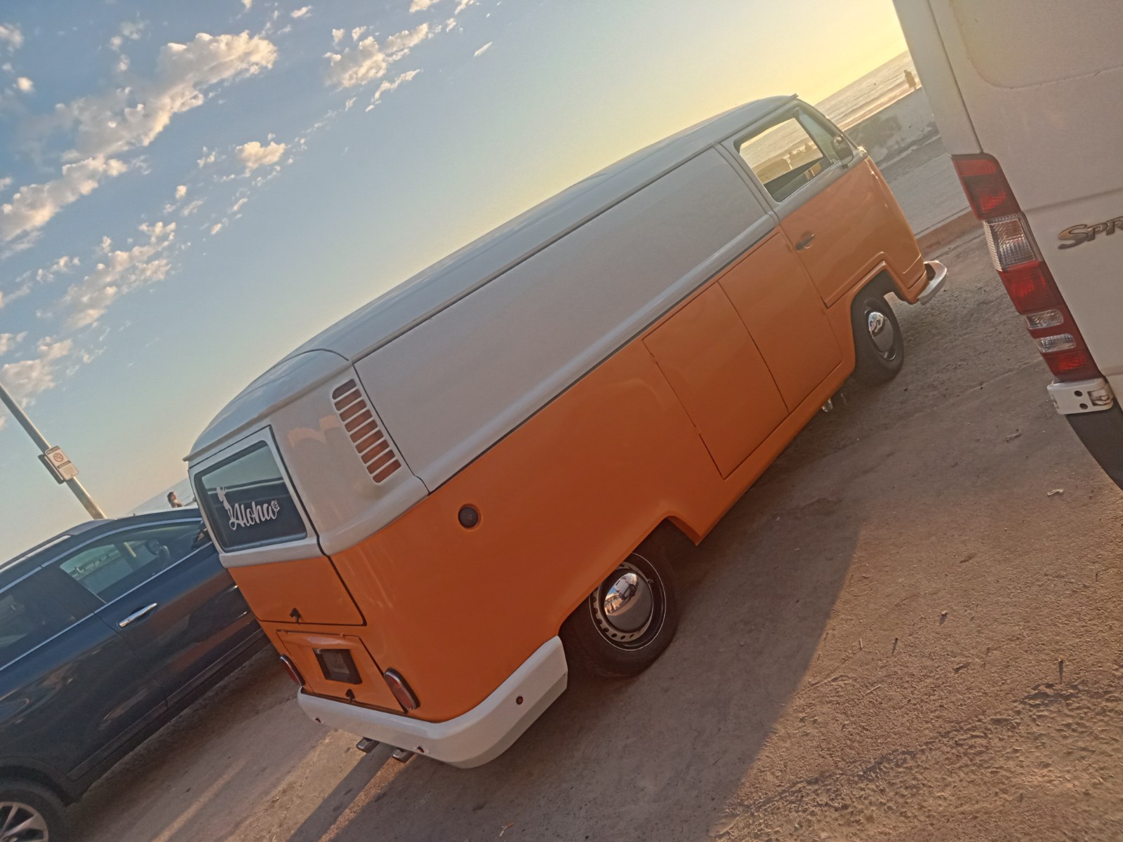 Volkswagen-BusVanagon-1900-2