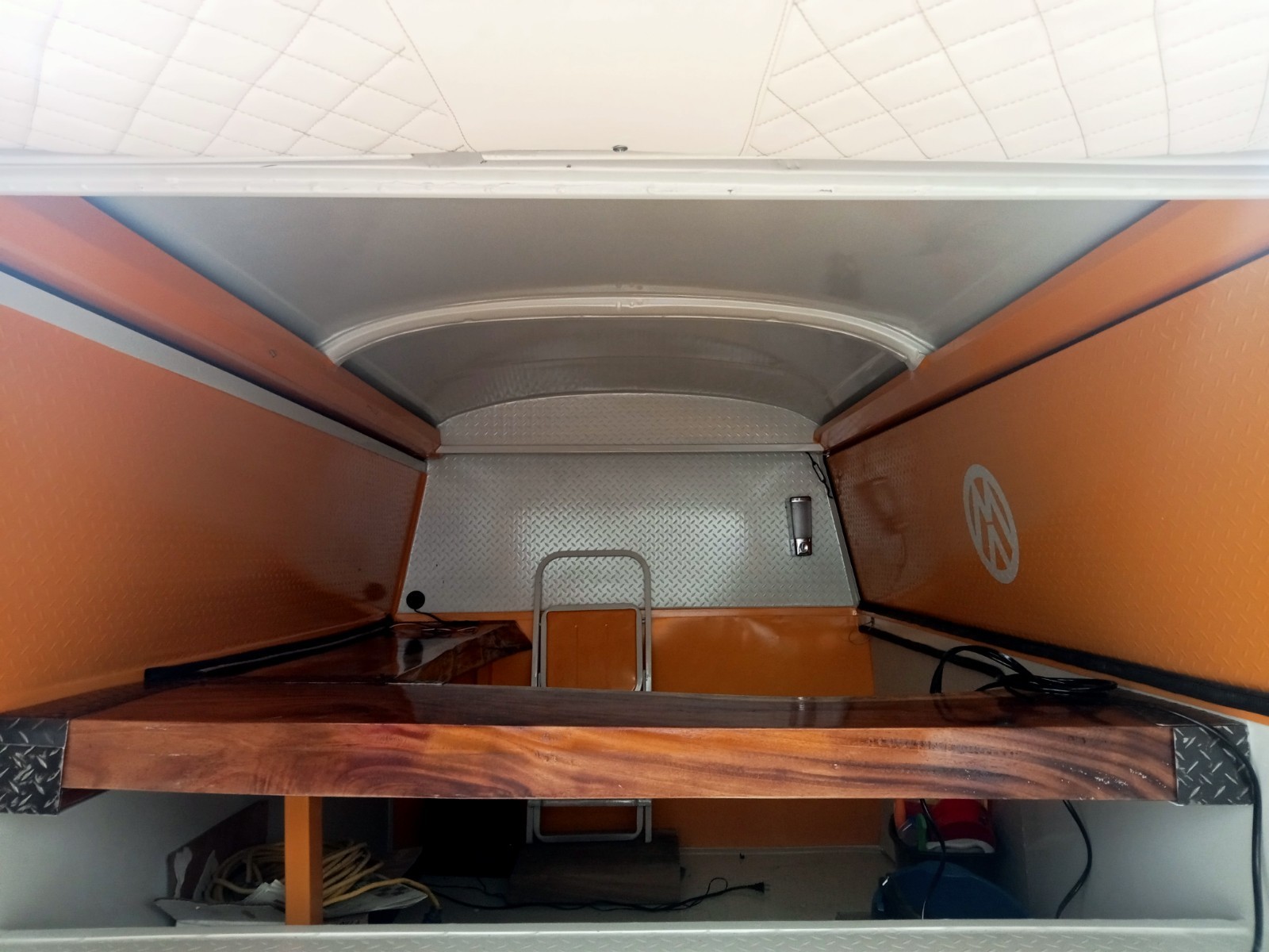 Volkswagen-BusVanagon-1900-21