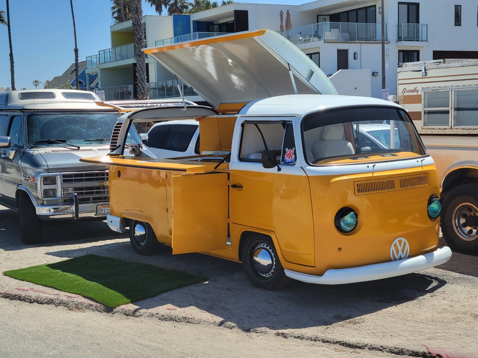 Volkswagen-BusVanagon-1900