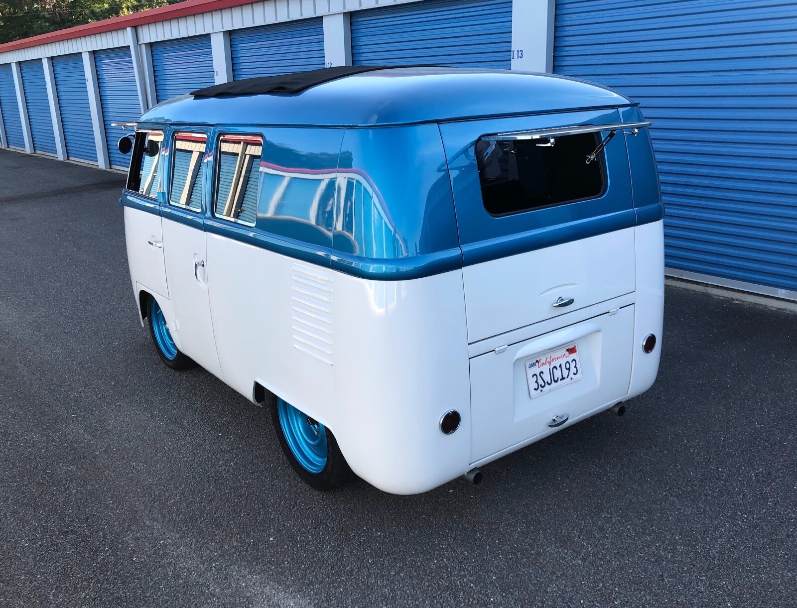 Volkswagen-BusVanagon-1962-Bus-1