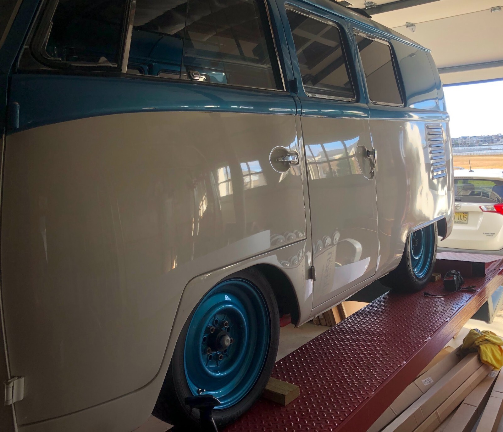 Volkswagen-BusVanagon-1962-Bus-15