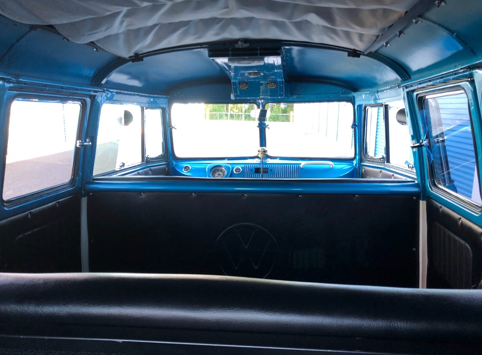 Volkswagen-BusVanagon-1962-Bus-22