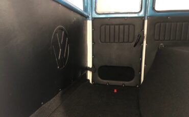 Volkswagen-BusVanagon-1962-Bus-25