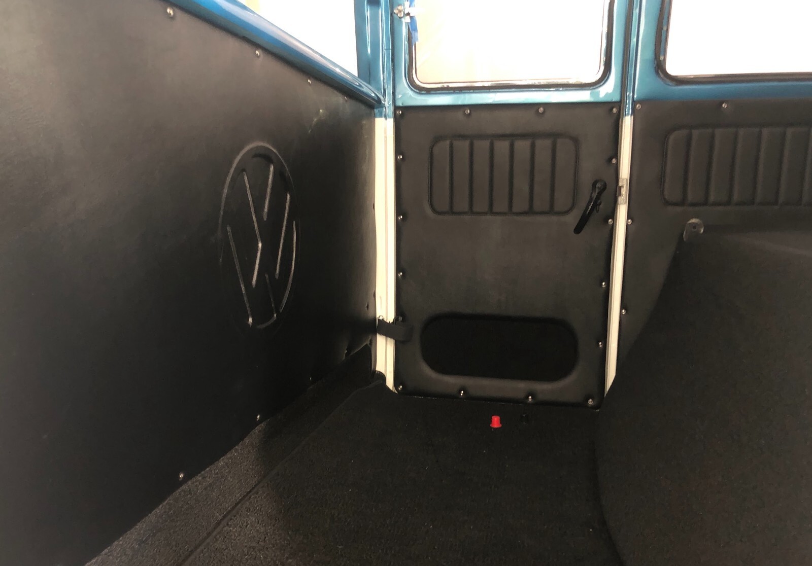 Volkswagen-BusVanagon-1962-Bus-25