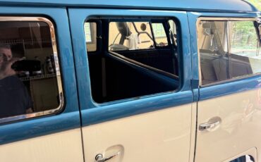 Volkswagen-BusVanagon-1962-Bus-9