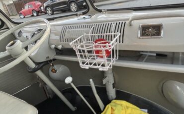 Volkswagen-BusVanagon-1964-Wagon-25