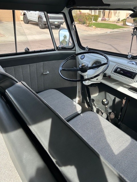 Volkswagen-BusVanagon-1967-Minivan-5