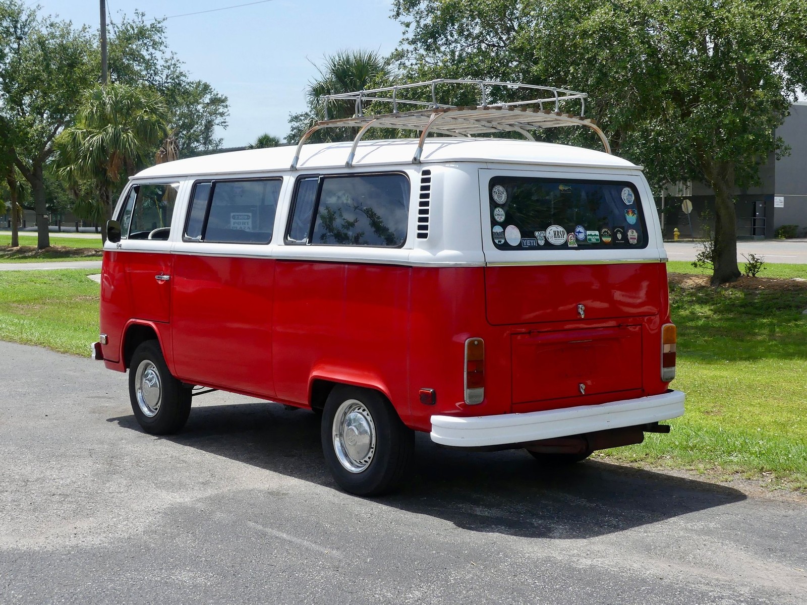 Volkswagen-BusVanagon-1974-MiniVAN-11