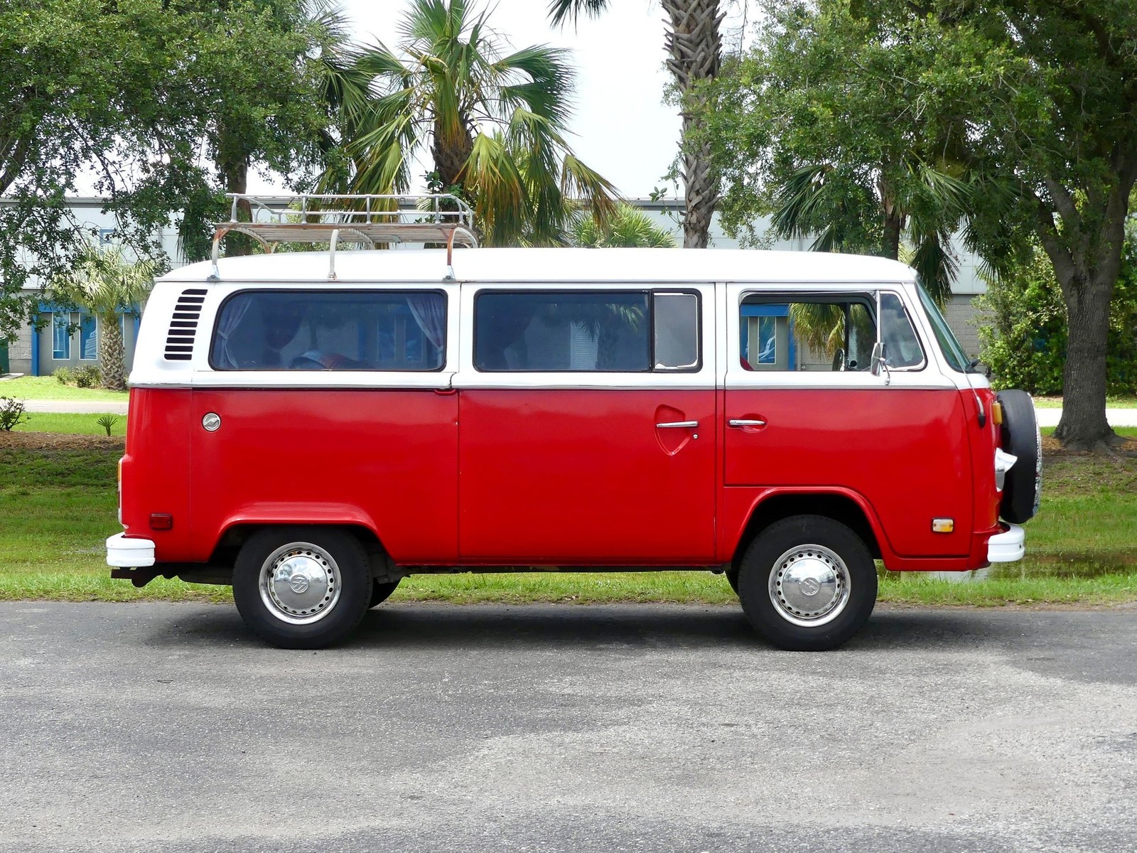 Volkswagen-BusVanagon-1974-MiniVAN-2