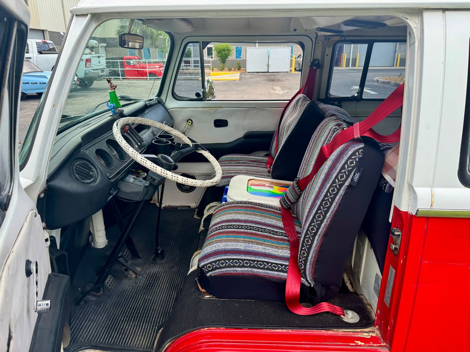 Volkswagen-BusVanagon-1974-MiniVAN-3
