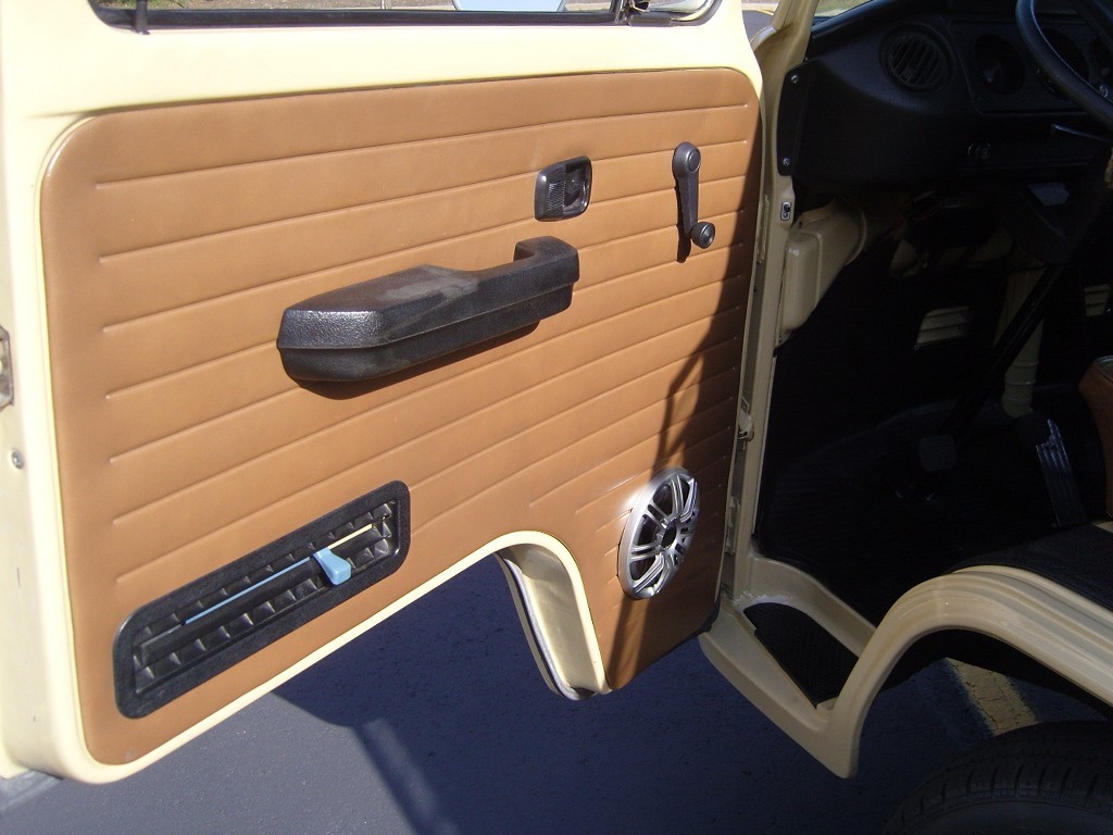 Volkswagen-BusVanagon-1978-19