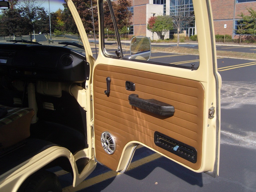 Volkswagen-BusVanagon-1978-22