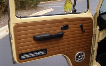 Volkswagen-BusVanagon-1978-35