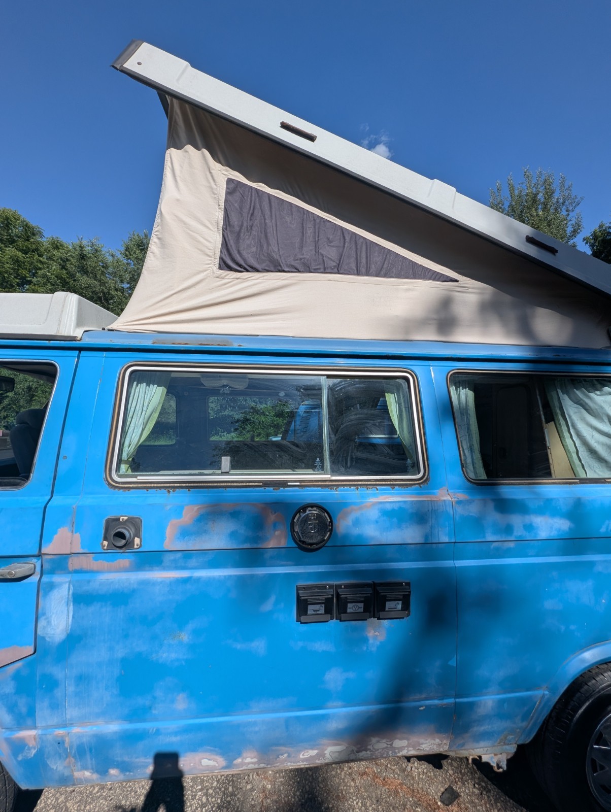 Volkswagen-BusVanagon-1981-Minivan-1