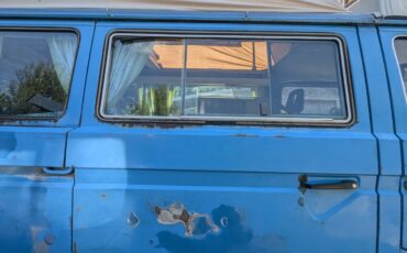 Volkswagen-BusVanagon-1981-Minivan-3