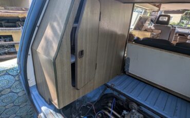 Volkswagen-BusVanagon-1981-Minivan-7