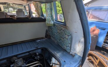 Volkswagen-BusVanagon-1981-Minivan-9