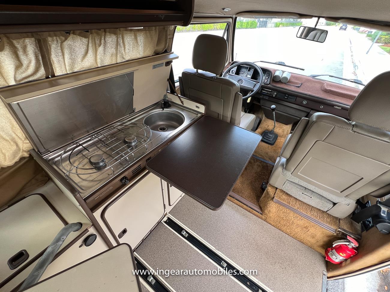 Volkswagen-BusVanagon-1984-van-19