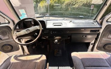 Volkswagen-BusVanagon-1986-10