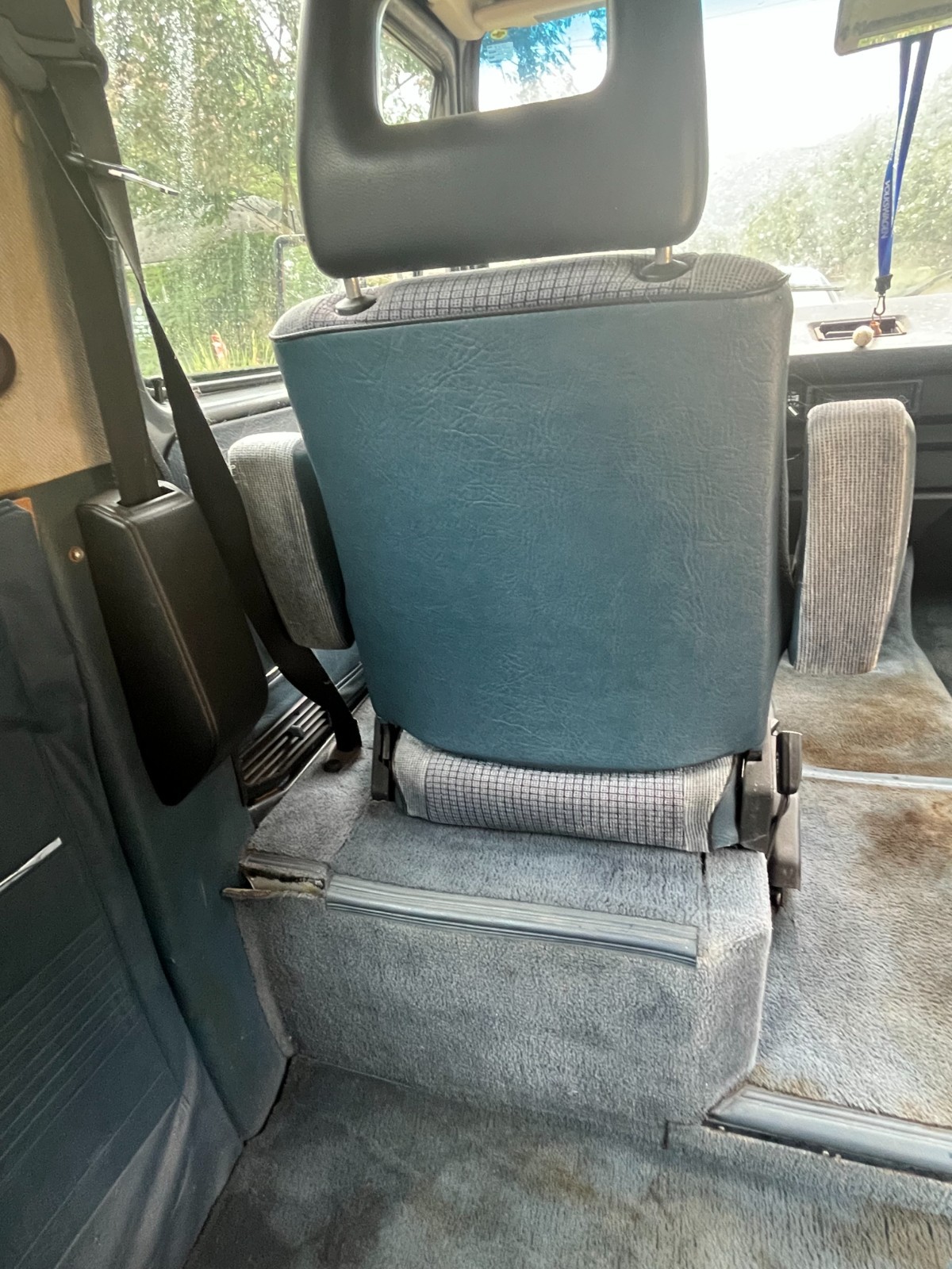 Volkswagen-BusVanagon-1986-11
