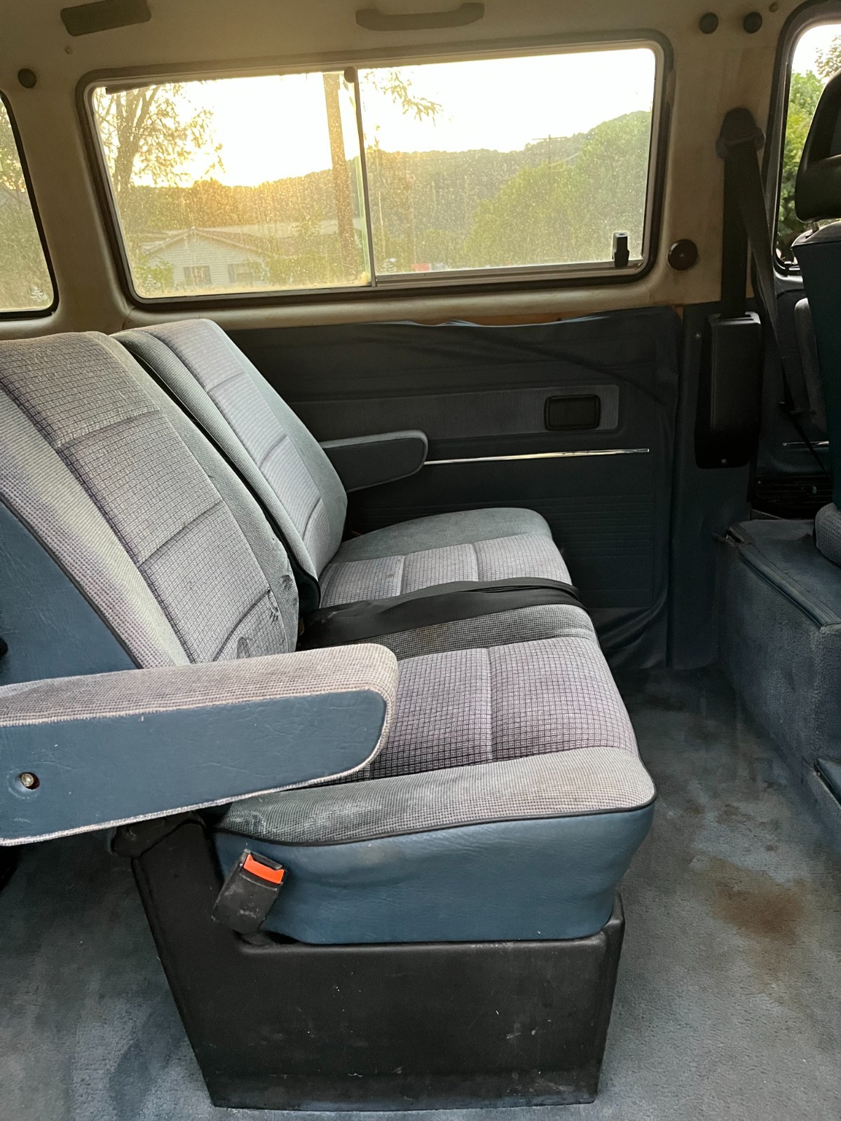 Volkswagen-BusVanagon-1986-8