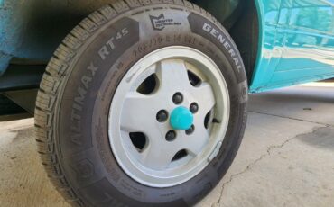 Volkswagen-BusVanagon-1989-Minivan-2