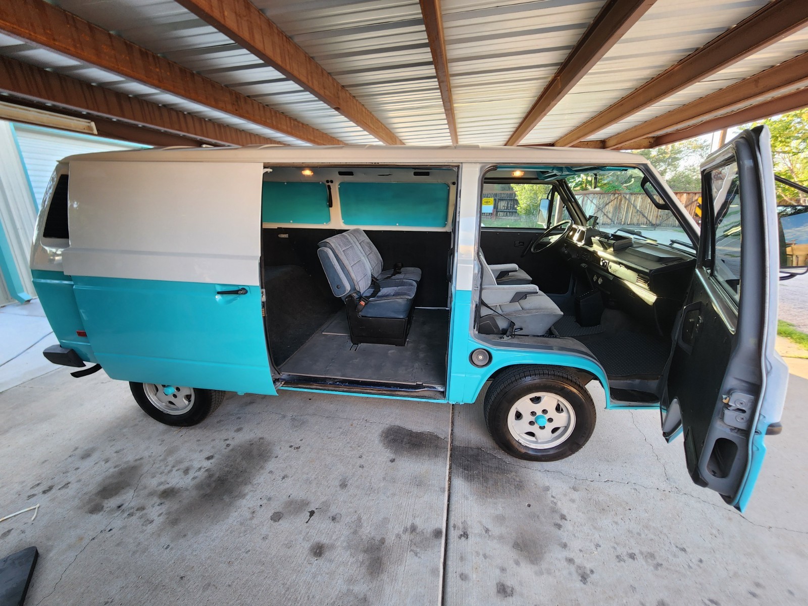 Volkswagen-BusVanagon-1989-Minivan-22
