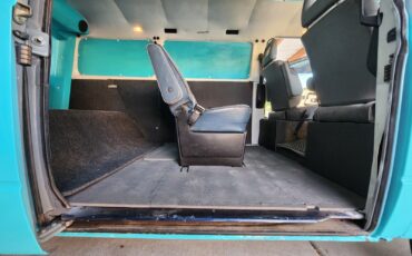 Volkswagen-BusVanagon-1989-Minivan-27