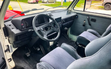Volkswagen-BusVanagon-1990-Minivan-12