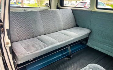 Volkswagen-BusVanagon-1990-Minivan-19