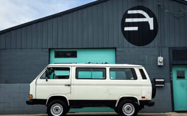 Volkswagen-BusVanagon-1990-Minivan-2