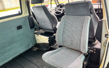 Volkswagen-BusVanagon-1990-Minivan-20