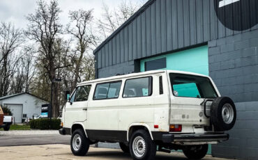 Volkswagen-BusVanagon-1990-Minivan-3