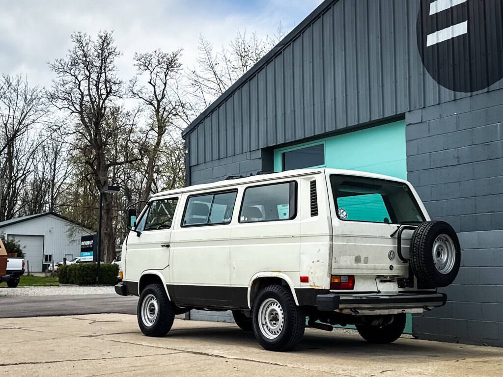 Volkswagen-BusVanagon-1990-Minivan-3