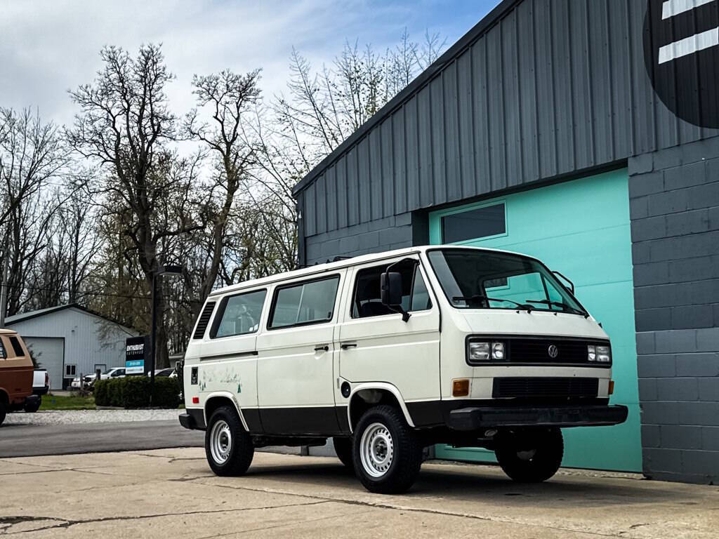 Volkswagen-BusVanagon-1990-Minivan-6