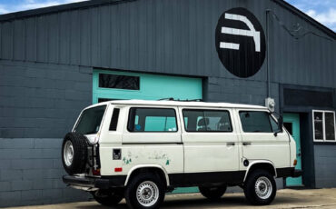 Volkswagen-BusVanagon-1990-Minivan-7